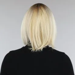 Blonde Korte Steile Pruik Met Pony -Party Outfitters blonde korte steile pruik met pony 2