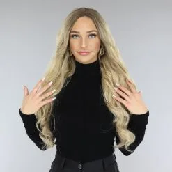 Grote Blonde Pruik Met Donkere Uitgroei En Slag