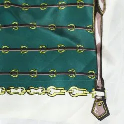 Grote Satin Bandana Met Groene Chain Print -Party Outfitters grote satin bandana met groene chain print 2