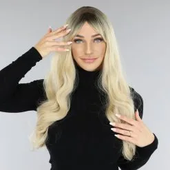 Halflange Blonde Pruik Met Krullen En Pony