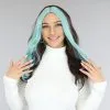 Lange Pruik Met Turquoise Face Framing En Krullen