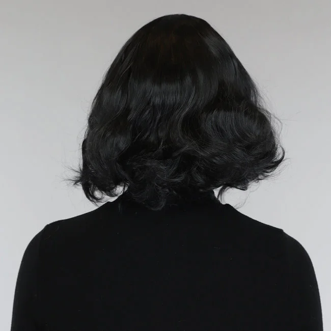 Zwarte Korte Golvende Pruik Met Pony 4 Zwarte Korte Golvende Pruik Met Pony - Afbeelding 2